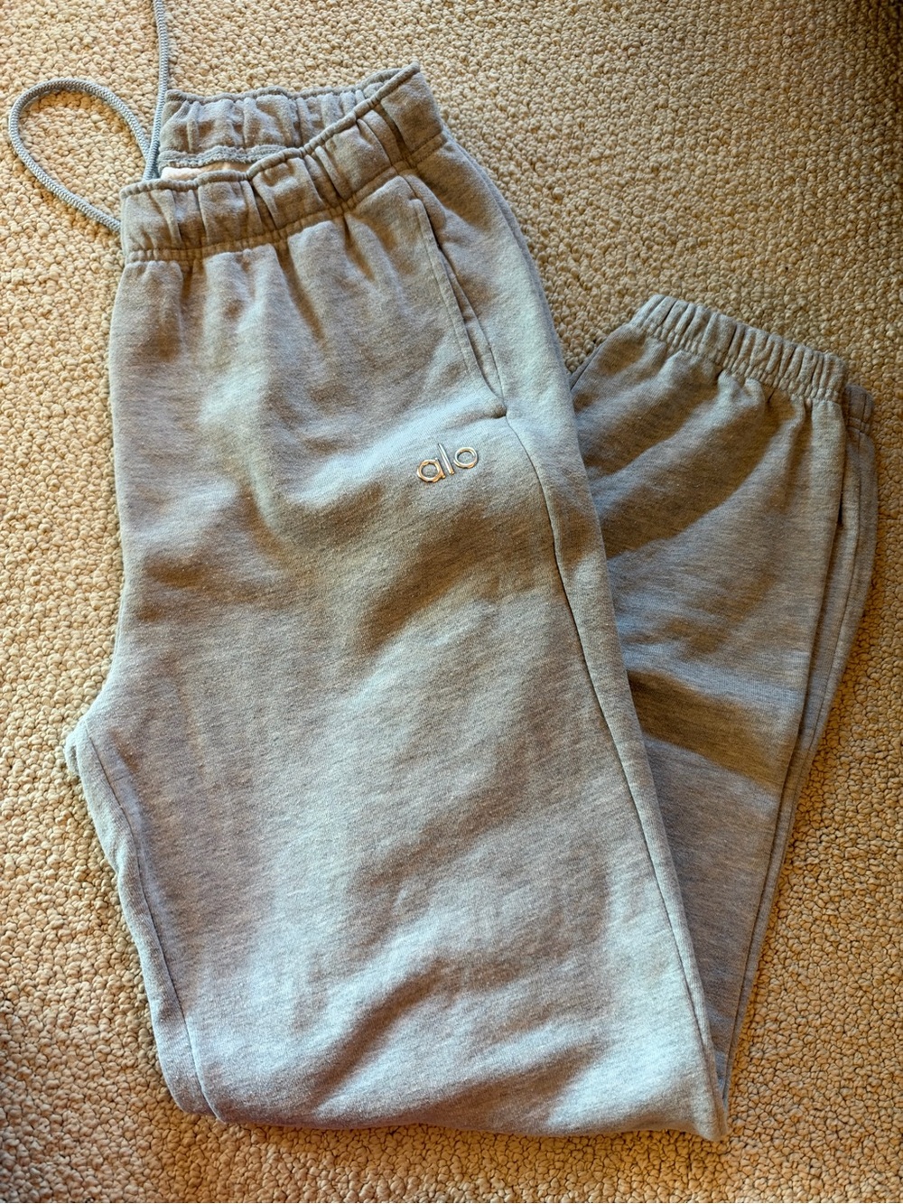 ALO Yoga Light Gray Woman Joggers with Drawstring